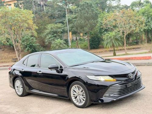 Toyota Camry 2.5Q Sx2021 tên tư nhân chính chủ sử dụng