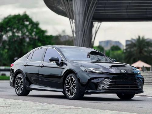 Toyota Camry HEV 2025