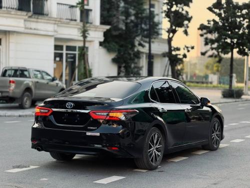 Toyota Camry Hybrid 2022 – Đi êm như điện