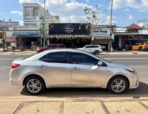 Toyota Corolla Altis 1.8G số tự động 2015