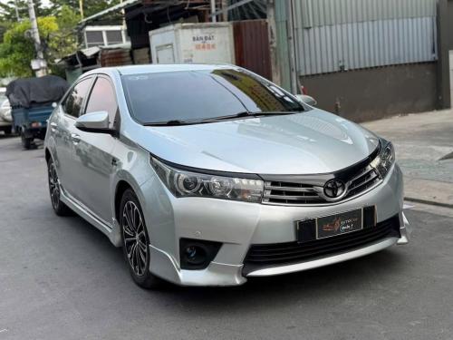 Toyota Corolla Altis 2.0 bản Sport full kịch sàn