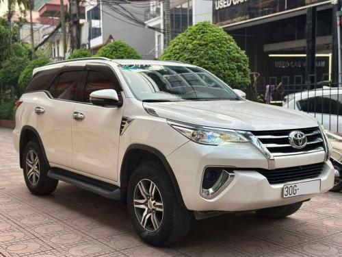 Toyota Fortuner 2.7 AT máy xăng 1 cầu