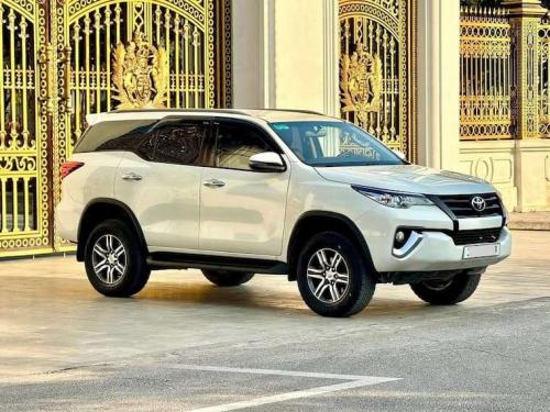 Toyota fortuner máy xăng 2.7 V sx 2018 