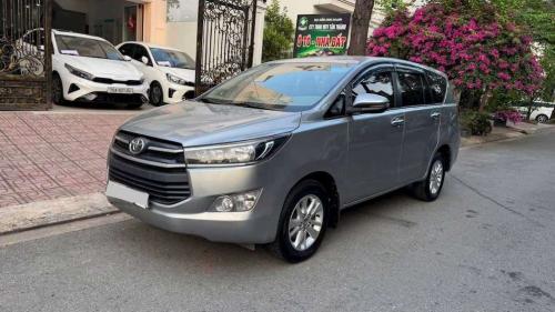 Toyota Innova 2.0E 2017 xe gia đình