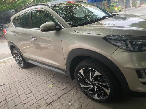 TucSon đời cuối 2019 lăn bánh 2020