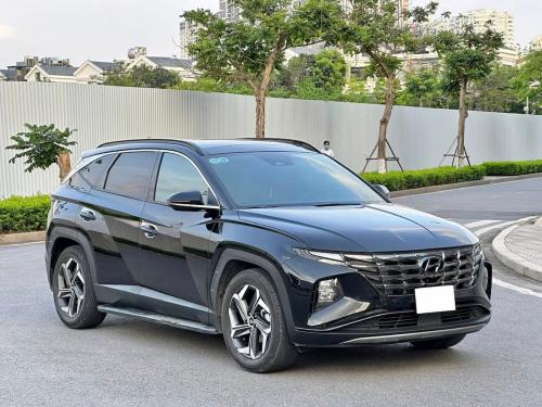 bán Tucson 1.6 Tubor sx 2022 màu đen chạy zin 4v