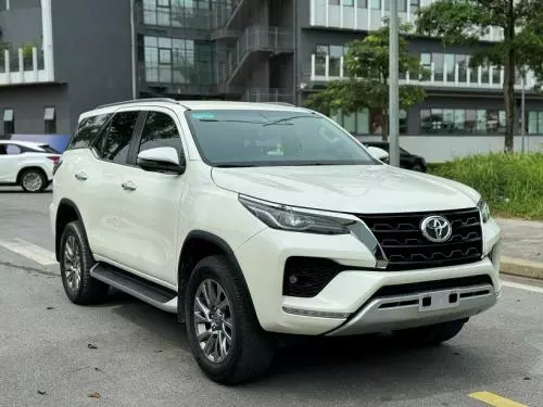 BÁN XE Fortuner 2021 máy xăng 2 cầu. - 990tr