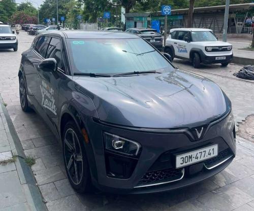 VF7 plus 2 cầu trần thép