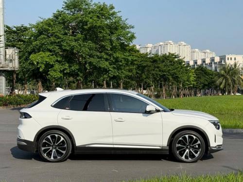 Bán Vf8 plus trắng sản xuất năm 23 thuê pin tiên phong