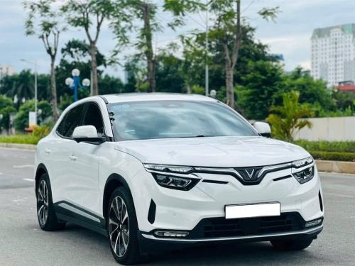 VF8 Plus 2023 , pin SDI Odo : 19.000km