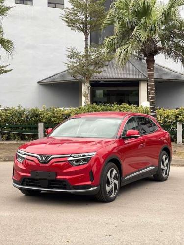 VF8s vin 2024 mới 99% nguyên ly lông, chưa lăn bánh ngoài đường