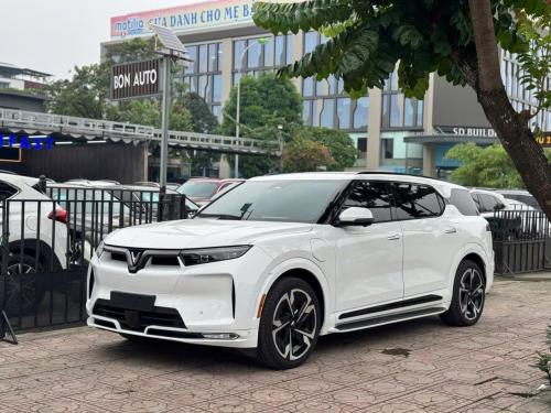Vf9 2025 mua pin Catl mới 100% vào thẳng tên
