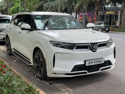 Vf9 Plus 2025 bản 6 ghế trần thép