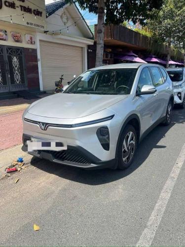 Vinfast Limo Green 2025 Màu Bạc