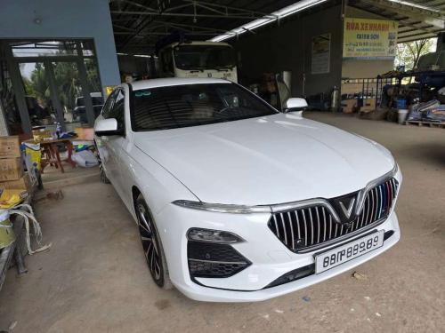 VinFast Lux A Premium sản xuất 2022