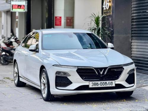 Vinfast LuxA Base 2022