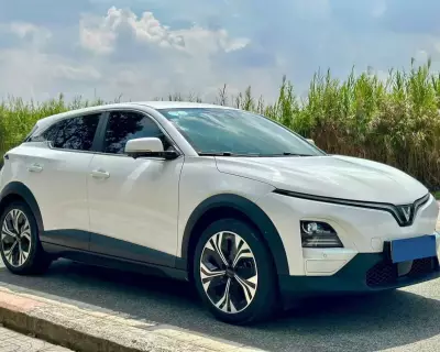 VINFAST VF6 PLUS 2024 MÀU TRẮNG - MUA PIN