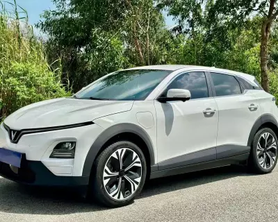 VINFAST VF6 PLUS 2024 MÀU TRẮNG - MUA PIN
