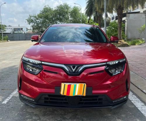 Bán xe VF8 ECO SX 2023 sạc điện miễn phí