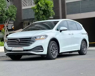 VOLKSWAGEN VILORAN SPECIAL BẢN ĐỘ 4 GHẾ