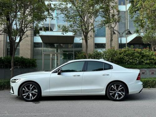 Volvo S60 B5 R-Design AWD Đời 2021 – Model 2022, biển HN