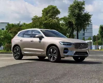 Volvo XC60 B5 Ultra Form mới Model 2026