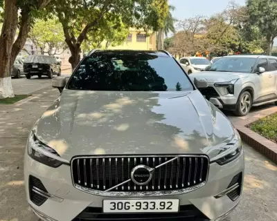 Volvo xc60 b6 màu trắng