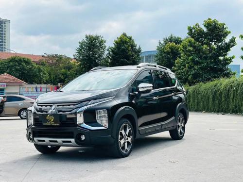 Em cần bán Xpander Cross 2020