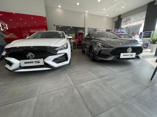 MG5 LUXURY - 4 màu: Đỏ - Đen - Xám - Trắng