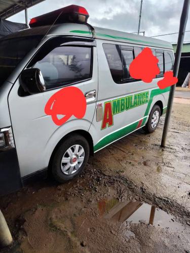 Bán xe cứu thương hiệu Toyota Hiace màu trắng đời 2007 máy xăng 