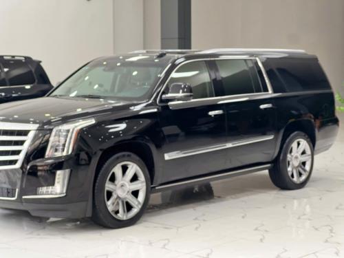  Cadilac Escalade màu đen nội thất nâu xe sản xuất năm 2016 chủ xe đi rất giử xe