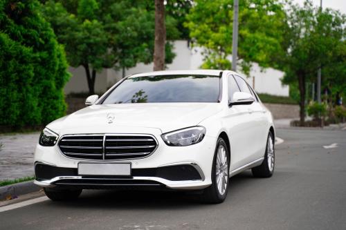 E200 Exclusive 2021 trắng nâu. Nội ngoại thất cực mới, xe không lỗi nhỏ