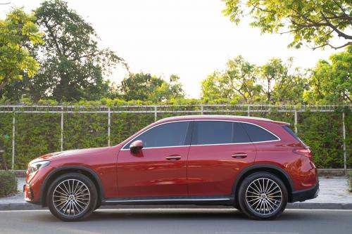 mercedes GLC300 đỏ đen 2023 2v8