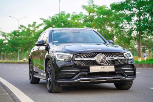 Bán xe GLC300 4matic 2021 màu đen/kem giá tốt
