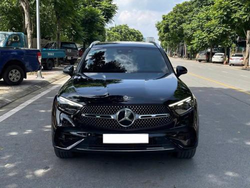 Bán xe Merc GLC300 4Matic 2023 đen/nâu siêu lướt 1v5km giá tốt
