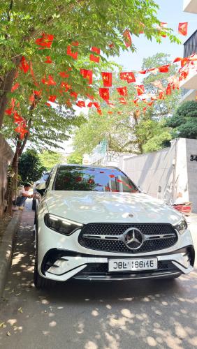 Bán GLC300 2023 allnew trắng mới chạy được 8000 siêu lướt