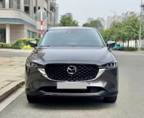 Bán xe Mazda CX5 Luxury 2.0 AT 2024, màu xám.