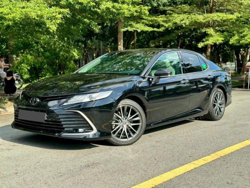 Bán xe Toyota Camry 2.0Q 2023, màu đen